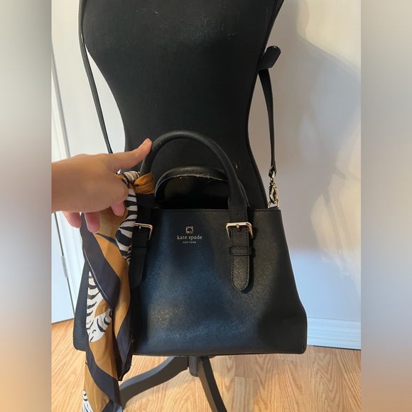 Kate Spade bag handbag— handles need glue but have been lightly glued - Picture 4 of 4